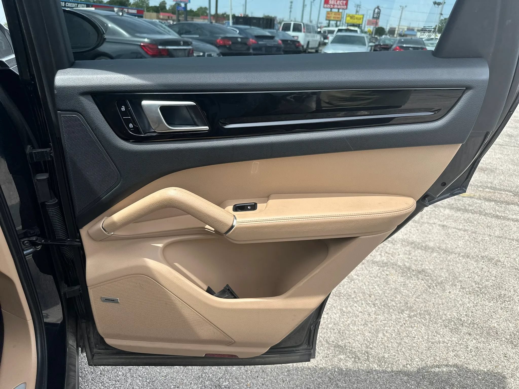 Used 2019 Porsche Cayenne AWD/4WD image 24