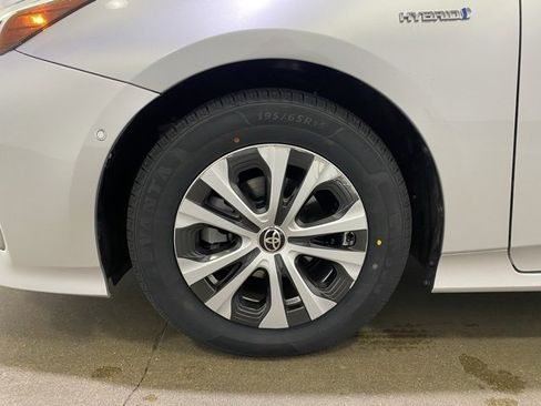 Certified 2022 Toyota Prius LE image 22