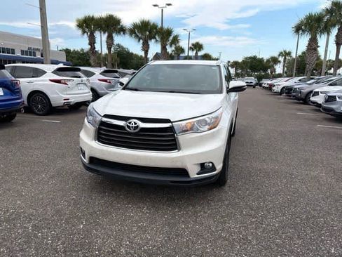 Used 2016 Toyota Highlander XLE FWD image 6