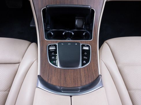 Used 2022 Mercedes-Benz GLC 300 4MATIC image 29