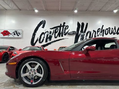 Used 2007 Chevrolet Corvette Coupe w/ Preferred Equipment Group RWD image 6
