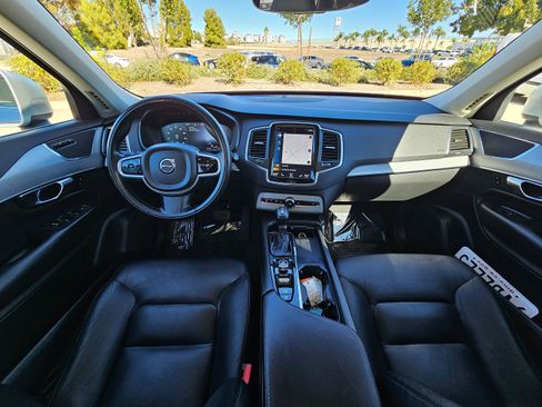 Used 2021 Volvo XC90 T5 Momentum w/ Climate Package image 23