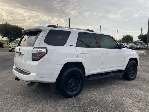 Used 2023 Toyota 4Runner SR5 Premium w/ Moonroof Package RWD image 5