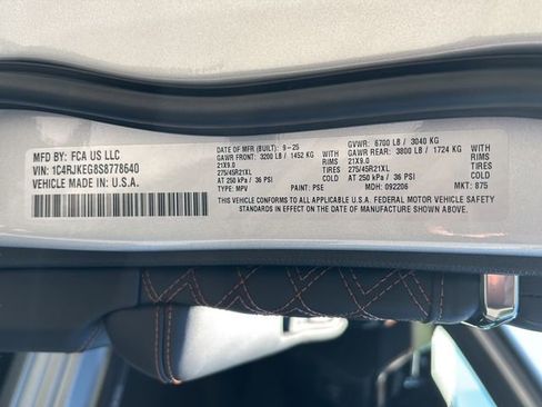 Used 2025 Jeep Grand Cherokee L Summit AWD/4WD image 28