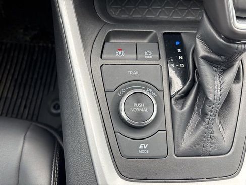 Certified 2021 Toyota RAV4 XLE Premium image 34