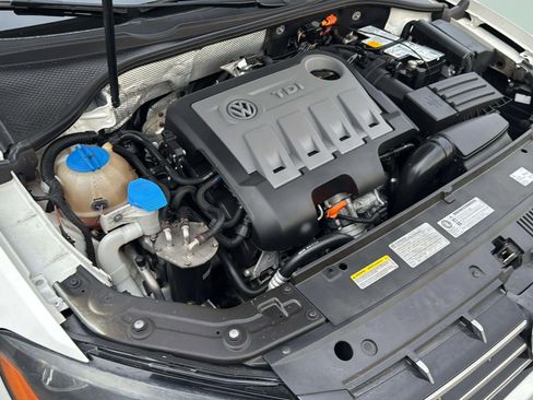 Used 2013 Volkswagen Passat TDI SE image 36