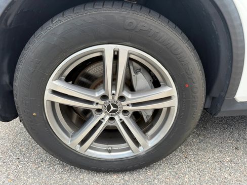 Used 2021 Mercedes-Benz GLC 300 4MATIC image 36