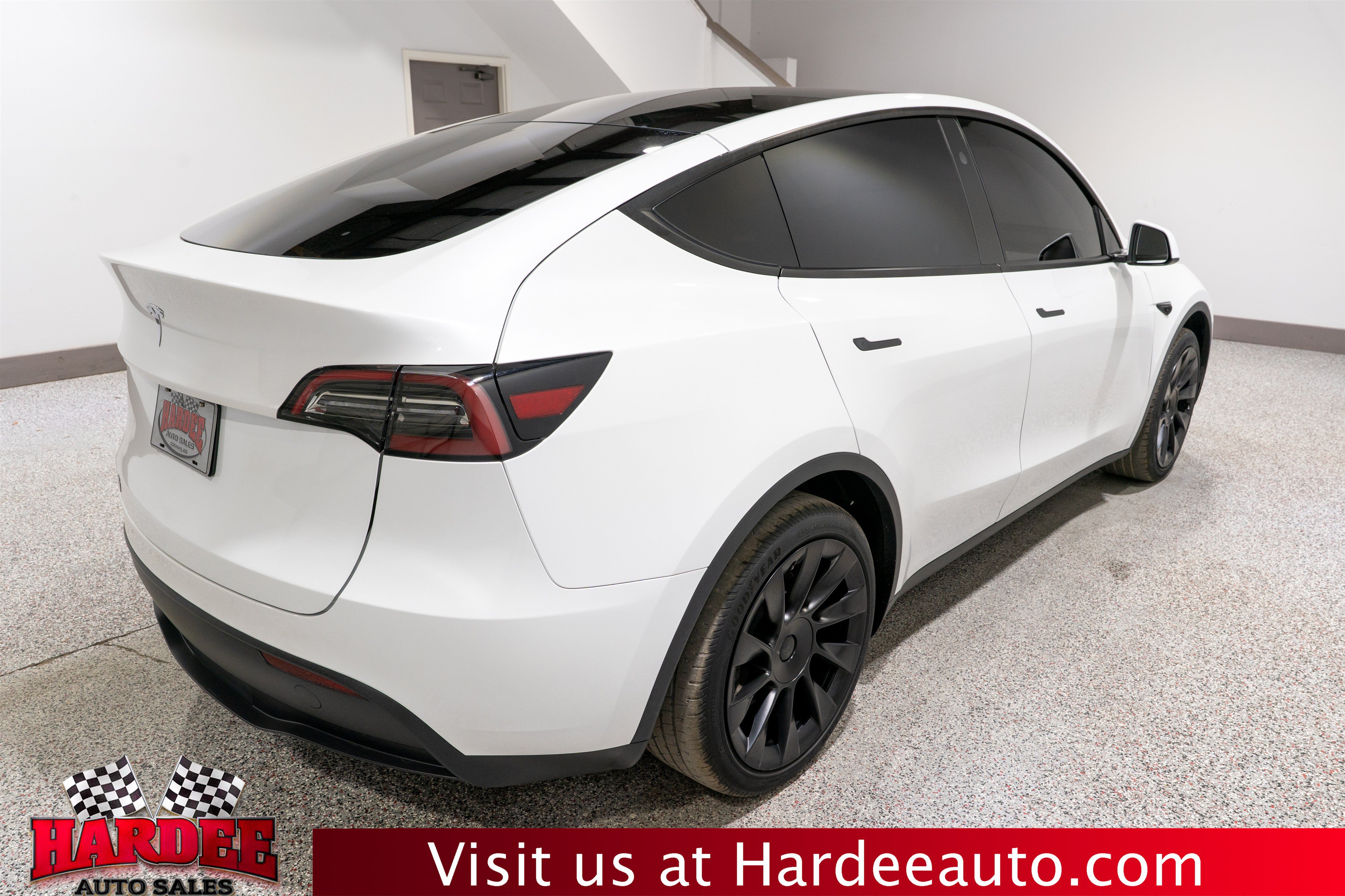 Used 2024 Tesla Model Y Long Range RWD image 5