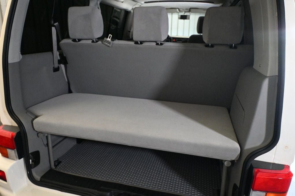 Used 2002 Volkswagen Eurovan MV FWD image 16
