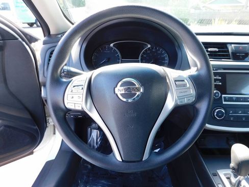 Used 2016 Nissan Altima 2.5 S w/ Power Driver Seat Package FWD image 8