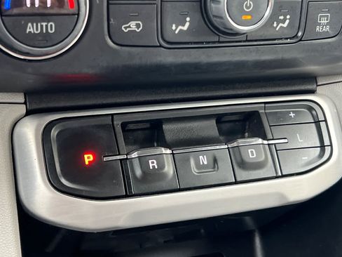 Used 2023 GMC Acadia SLT w/ Technology Package image 25