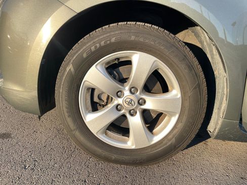 Used 2012 Toyota Sienna LE image 17