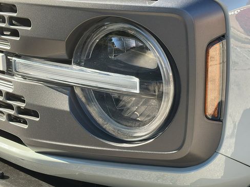 Used 2021 Ford Bronco Badlands image 4