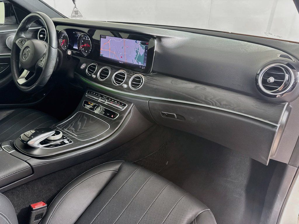Used 2018 Mercedes-Benz E 300 image 35