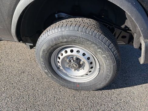 New 2025 Ford Bronco 4-Door image 5