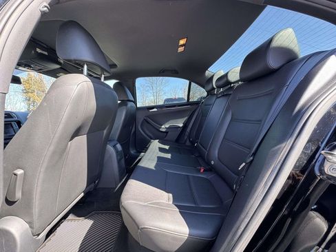 Used 2018 Volkswagen Jetta Sport image 15