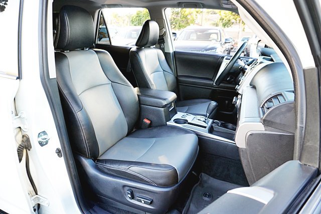 Used 2023 Toyota 4Runner SR5 Premium w/ Moonroof Package RWD image 19