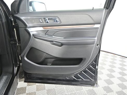 Used 2018 Ford Explorer Limited w/ Equipment Group 301A AWD/4WD image 12