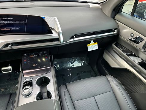 New 2026 Cadillac Vistiq Sport image 19