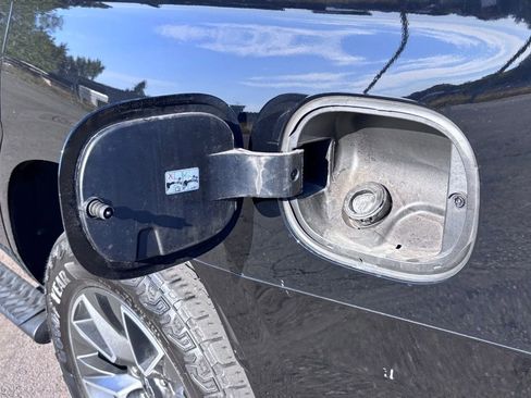 Used 2023 Chevrolet Tahoe Z71 w/ Z71 Off-Road Package image 6