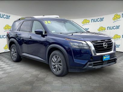 Used 2024 Nissan Pathfinder SV