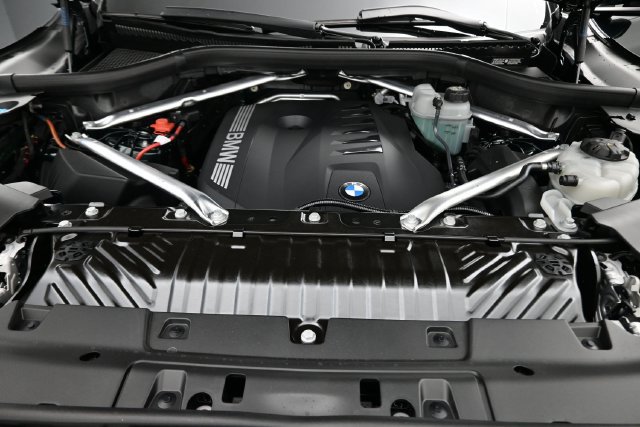 New 2027 BMW X5 xDrive40i w/ Climate Package AWD/4WD image 24