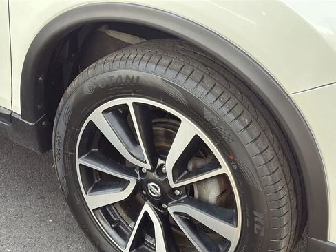 Used 2017 Nissan Rogue SL w/ SL Premium Package image 10