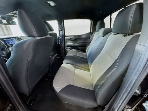 Certified 2023 Toyota Tacoma TRD Off-Road AWD/4WD image 20