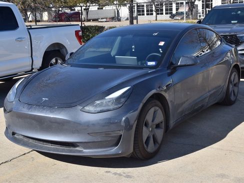 Used 2021 Tesla Model 3 Standard Range Plus image 1