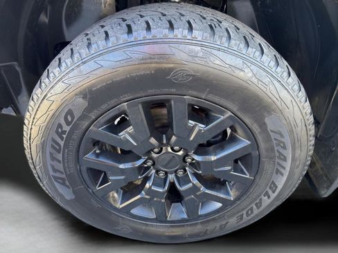 Used 2023 Nissan Frontier SV w/ Midnight Edition Package image 22