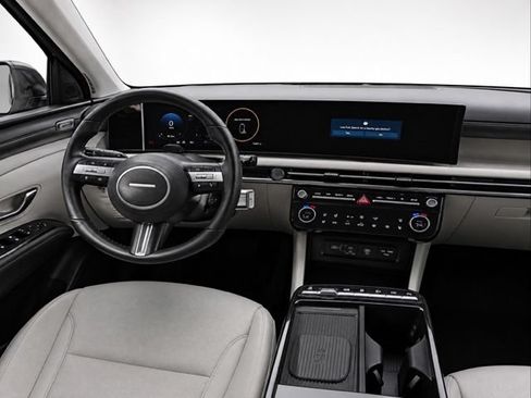 Used 2025 Hyundai Tucson Limited AWD/4WD image 11