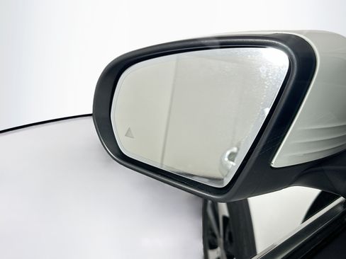 Used 2025 Mercedes-Benz GLB 250 image 16