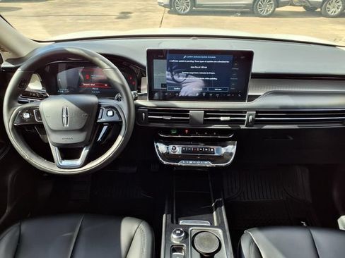 Used 2024 Lincoln Corsair FWD image 6