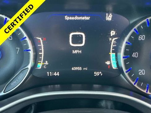 Certified 2024 Chrysler Pacifica Touring-L image 31