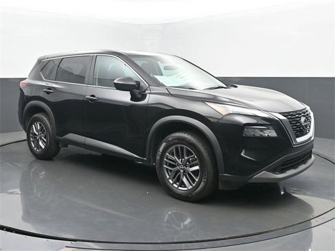 Used 2023 Nissan Rogue S image 7