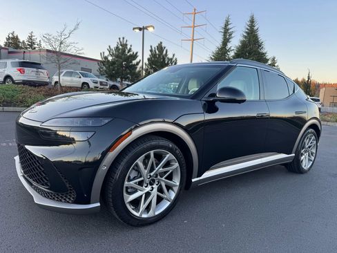 Used 2023 Genesis GV60 Advanced w/ Security Package image 5