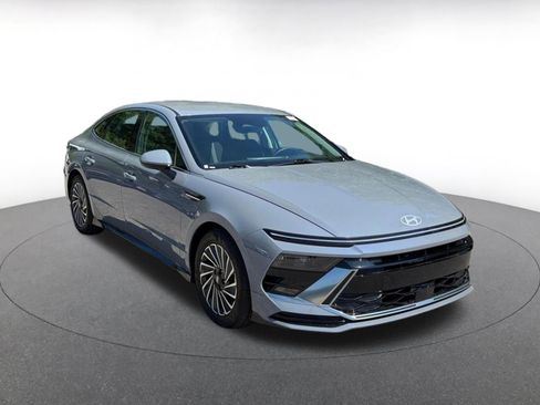 Used 2025 Hyundai Sonata SEL FWD image 1