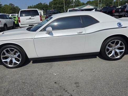 Used 2016 Dodge Challenger SXT Plus RWD image 3