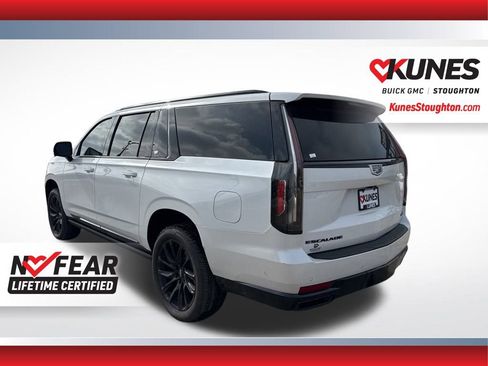 Used 2024 Cadillac Escalade ESV Sport Platinum w/ LPO, ONYX Package image 9