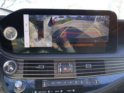 Used 2023 Lexus LS 500 w/ Luxury Package image 59