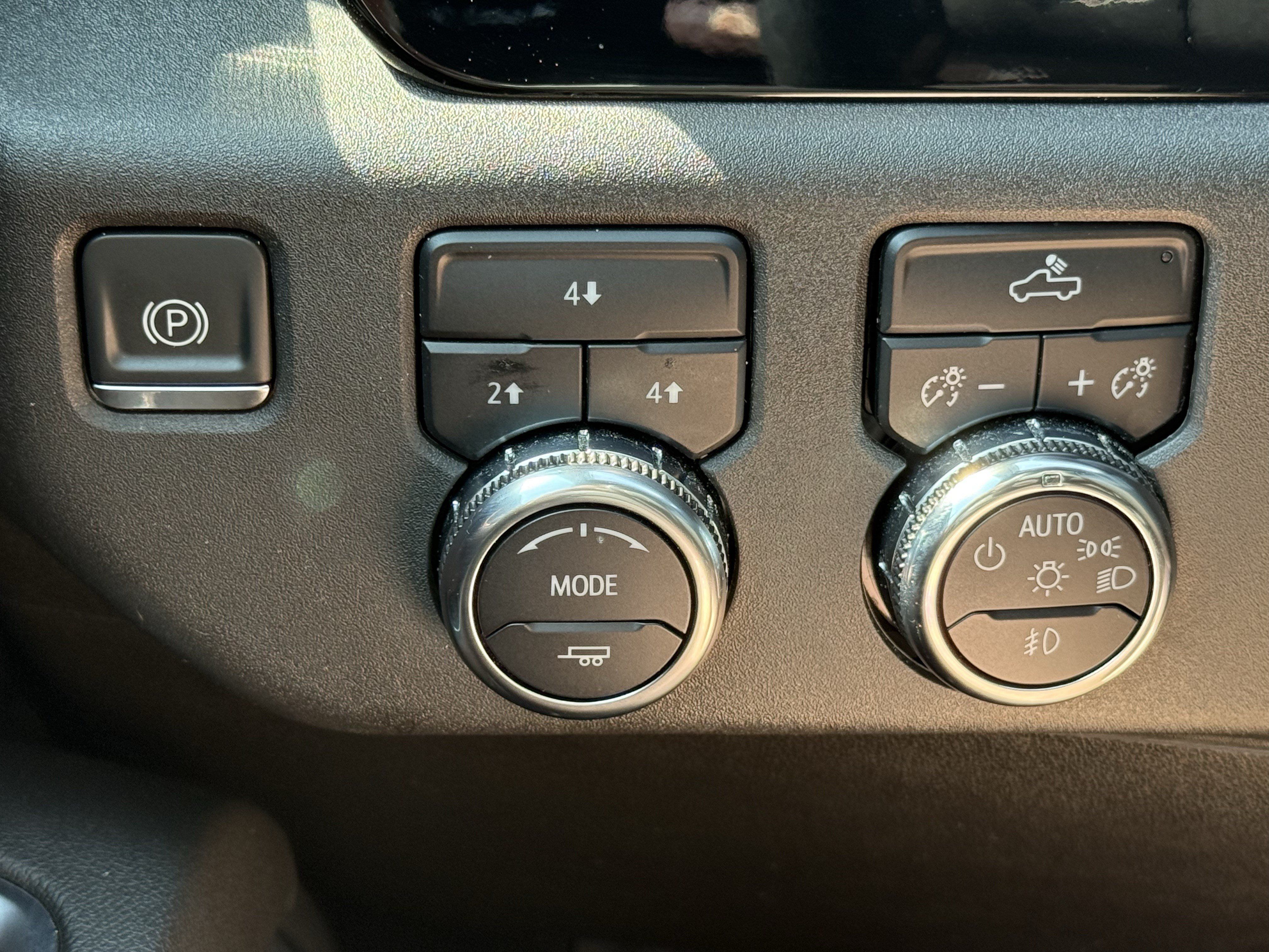 Used 2024 GMC Sierra 2500 SLE w/ SLE Value Package; AWD/4WD image 29