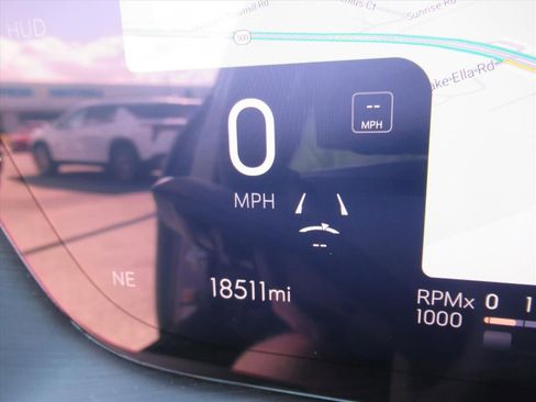Used 2025 Buick Envision Preferred AWD/4WD image 23
