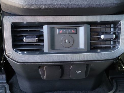 Used 2024 Ford F250 Platinum image 22