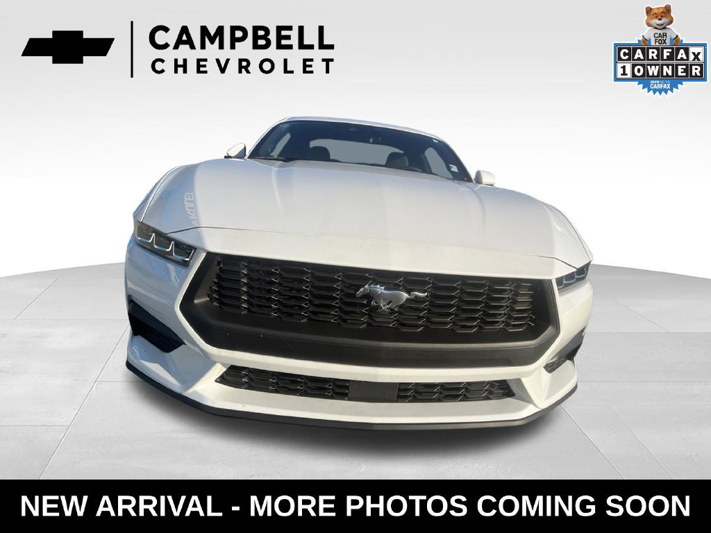 Used 2025 Ford Mustang Coupe RWD image 8