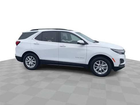Certified 2024 Chevrolet Equinox LT image 9