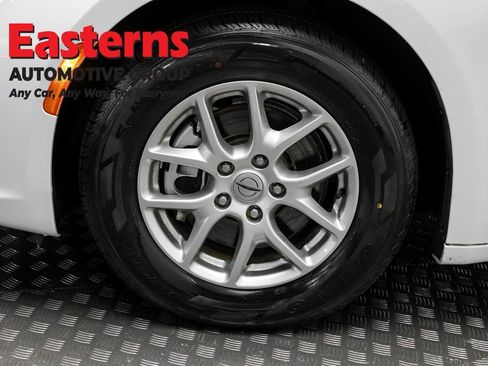 Used 2023 Chrysler Pacifica Touring-L FWD image 32