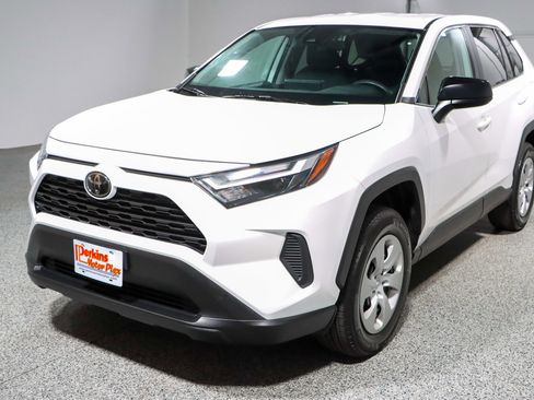 Used 2023 Toyota RAV4 LE AWD/4WD image 30
