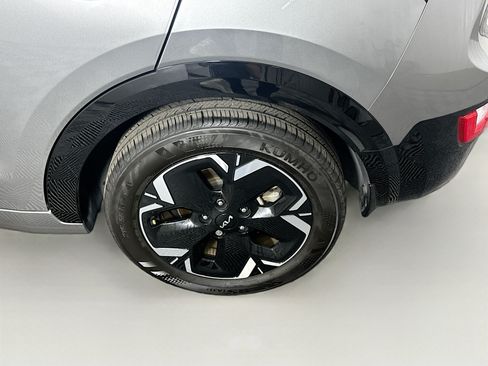 Used 2024 Kia Niro Wind FWD image 11