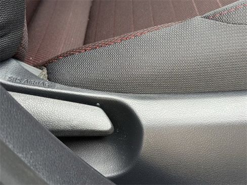 Used 2025 Toyota Corolla SE image 29