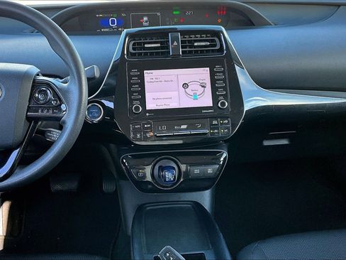 Used 2022 Toyota Prius L Eco image 6